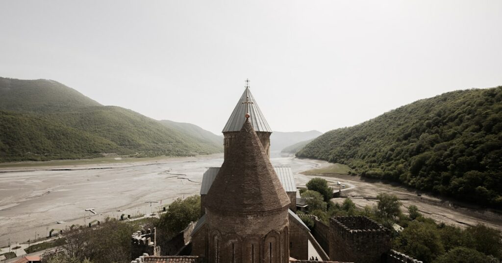 Géorgie : Tbilissi vignes et monastères du Caucase, un voyage inoubliable