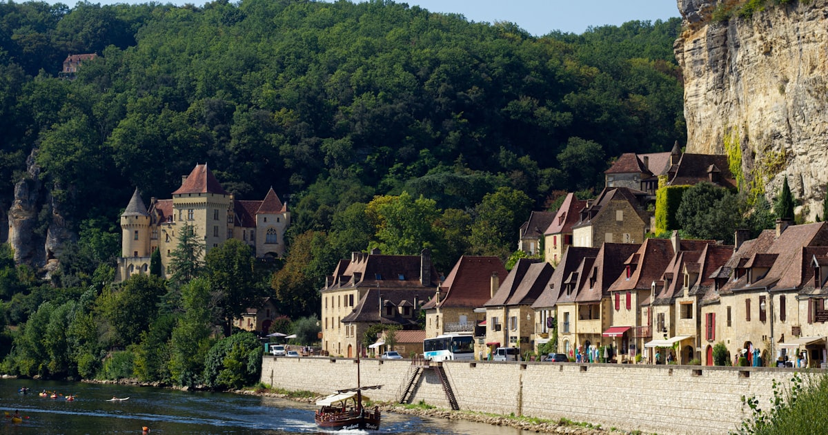 Périgord Noir : châteaux, foie gras et grottes à explorer pour un voyage unique