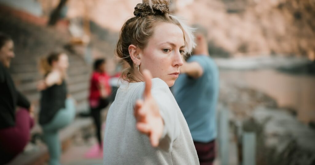 Retraite de yoga à Rishikesh : centres et conseils pratiques pour une expérience enrichissante