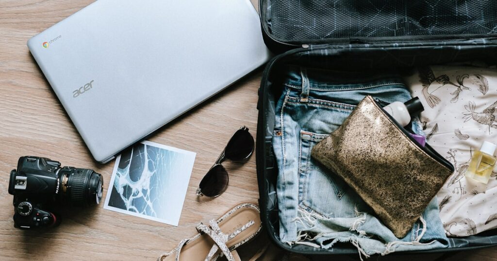 Voyager seul pour la première fois : 10 conseils essentiels pour une aventure réussie