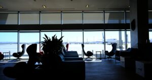 Vols annulés dans les aéroports français à risque de retards