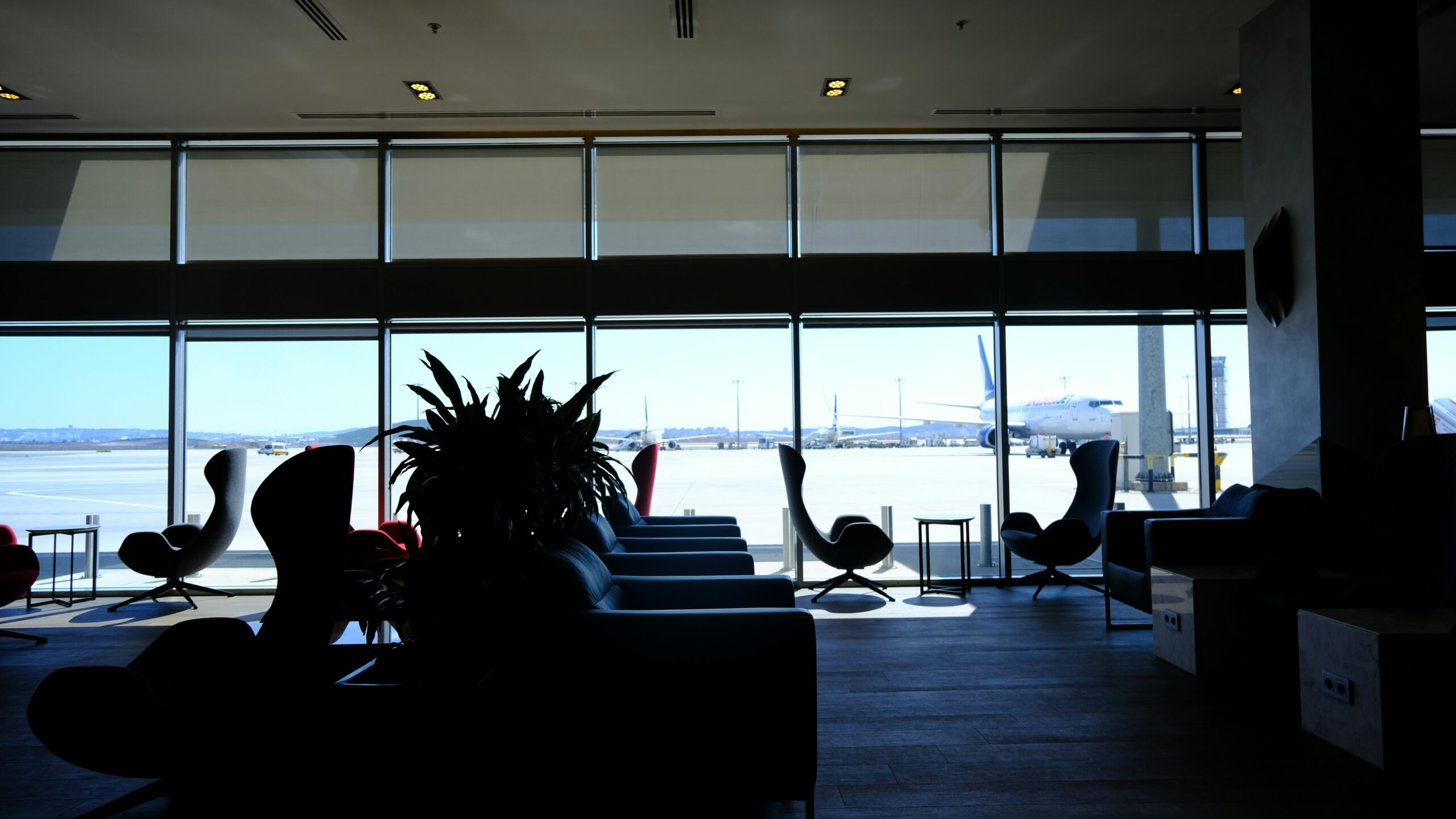 Vols annulés dans les aéroports français à risque de retards